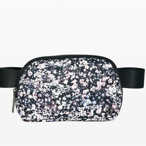 Lululemon‎ Everywhere Belt Bag Floral Spritz Multi Black 1L - OG style